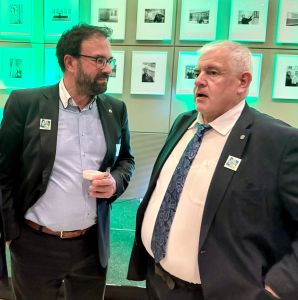 Foto © v. l.: Maximilian Habisreutinger, Hermann Färber MdB