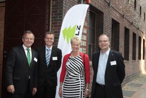(von links nach rechts): Jürgen Klatt (Vorsitzender GD Holz), Thomas Goebel (Geschäftsführer GD Holz), Birgitt Witter-Wirsam (Aufsichtsratsvorsitzende HolzLand-Kooperation), Andreas Ridder (Geschäftsführer HolzLand-Kooperation)
