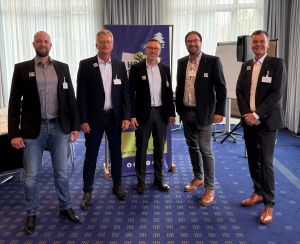 Foto © Begrüßung im Vorstandsteam (v.l.): Michel Kahrs, Rolf von Loßberg, Fabian Heins, Maximilian Habisreutinger und Thomas Goebel